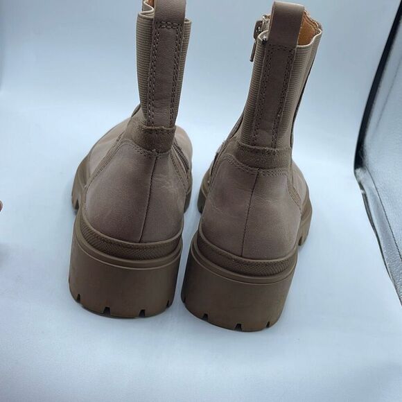 Lucky Brand size 9 Eabile Chelsie lug sole bootie. - Picture 6 of 10
